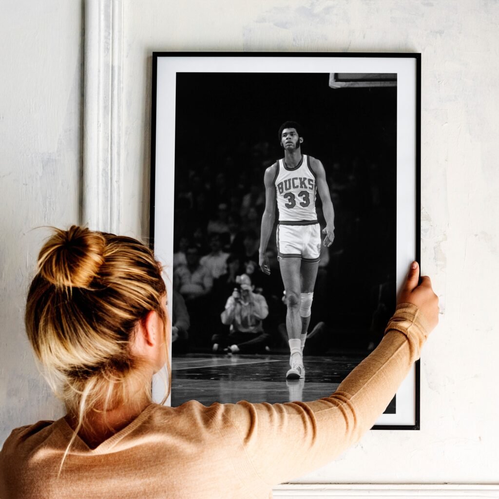 Kareem Abdul-Jabbar poster, NBA Milwaukee Bucks Canvas wall art, Basketball print, Iconic sports poster - Image 3